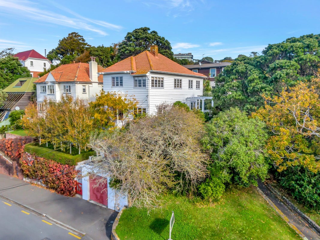 11 Kinross Street, Kelburn, Wellington - Carousel 1