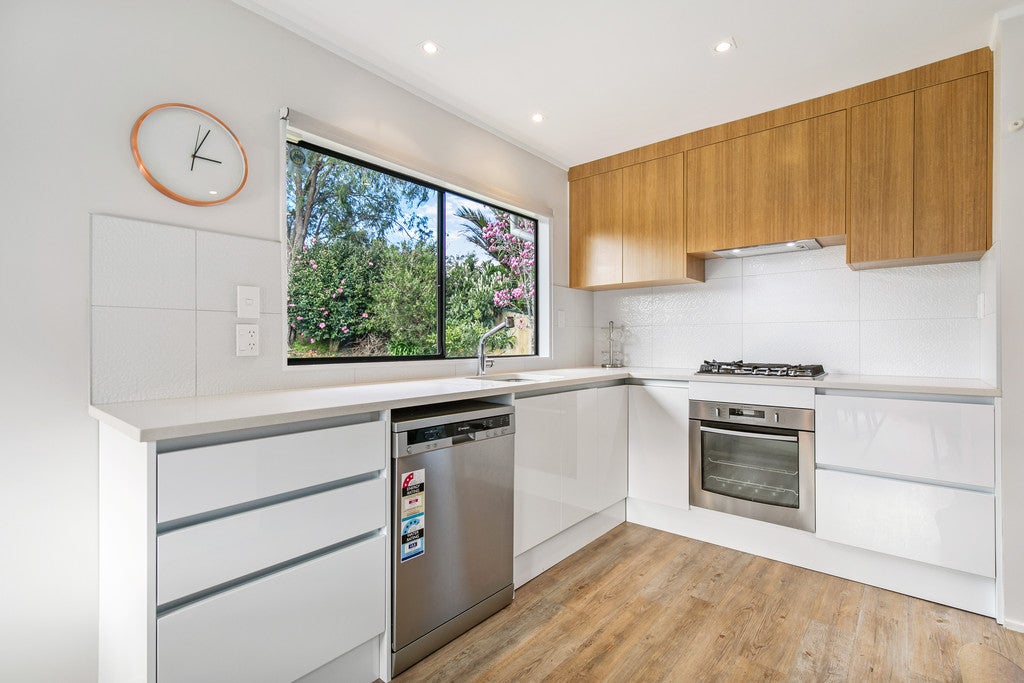 2/57 Simon Ellice Drive, Bayview, Auckland - Carousel 2