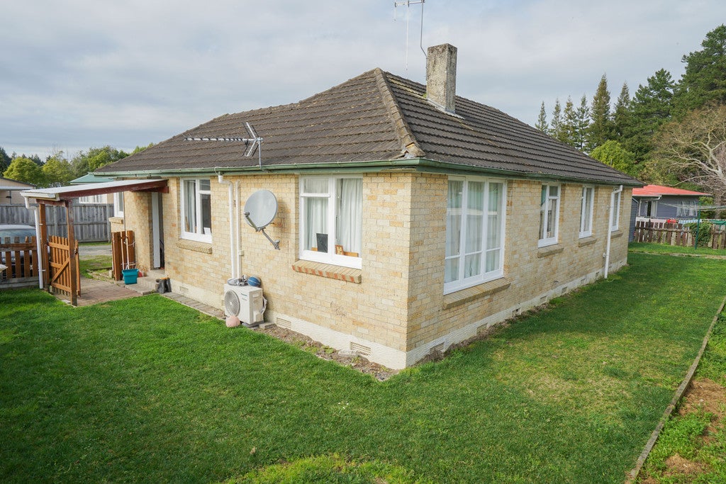 98 Bader Street, Bader, Hamilton - Carousel 1