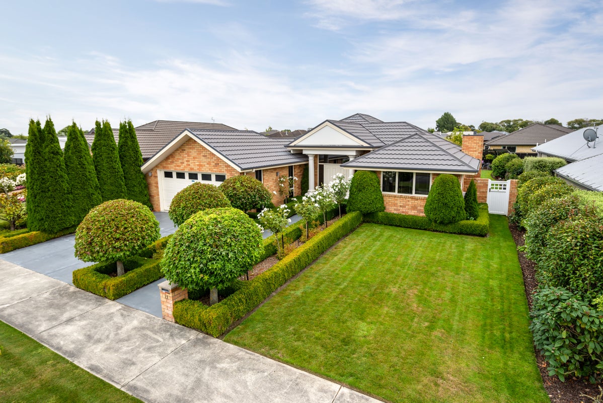 12 Oratia Grove, Northwood, Christchurch - Carousel 1