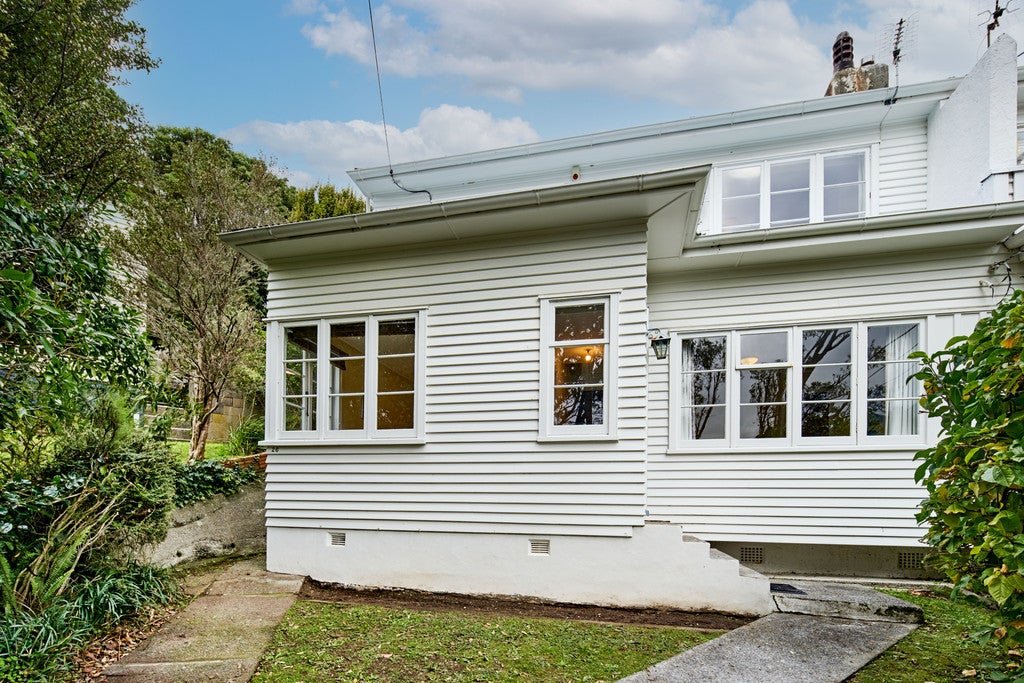 26 Gloucester Street, Wilton, Wellington - Carousel 1