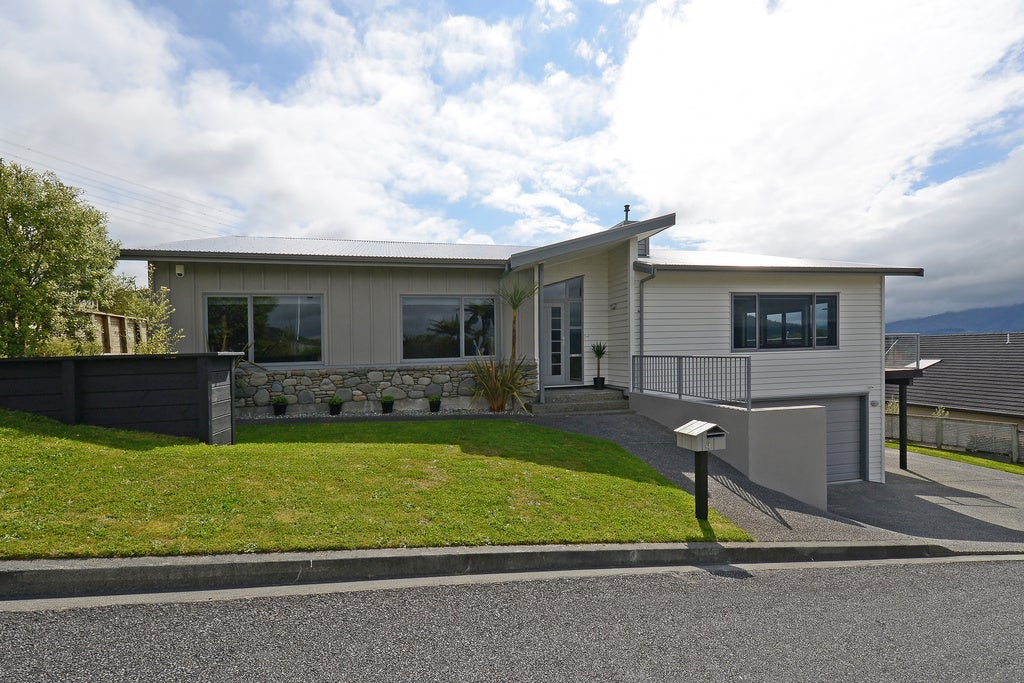 4 Swain Grove, Riverstone Terraces, Upper Hutt - Carousel 1