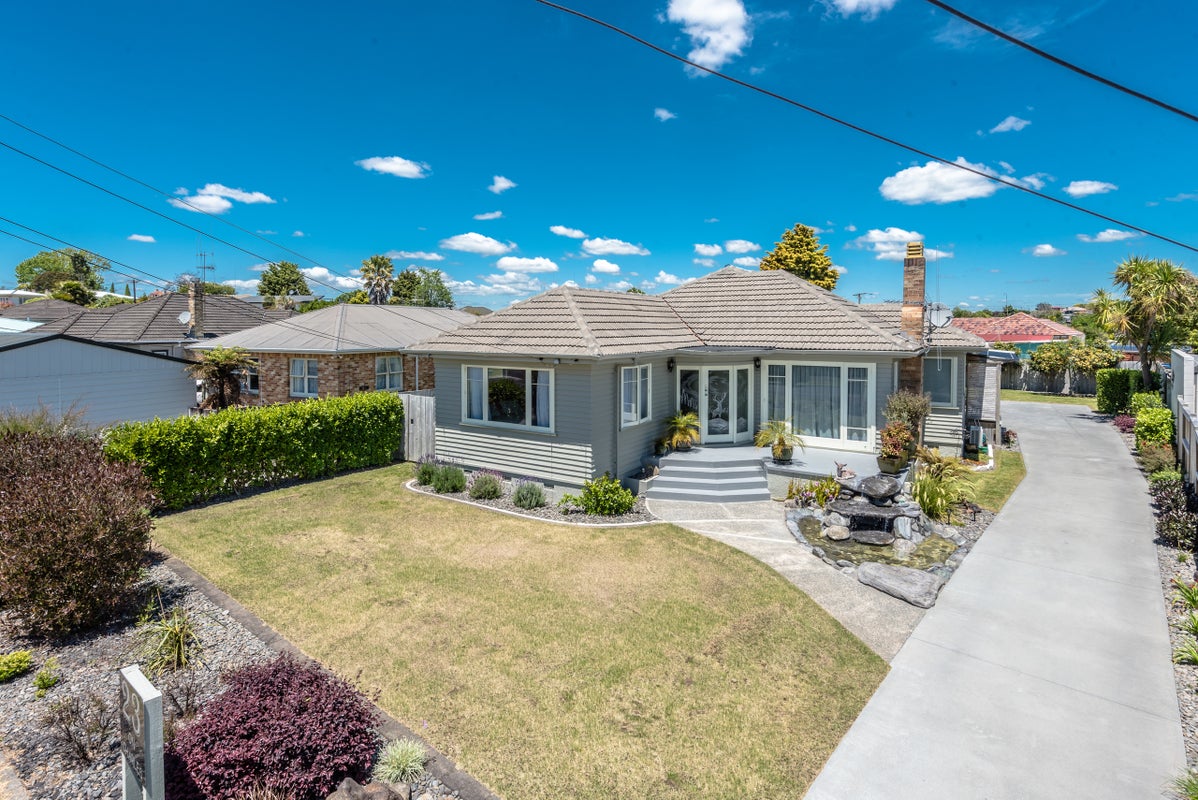 23 Charles Crescent, Beerescourt, Hamilton - Carousel 1