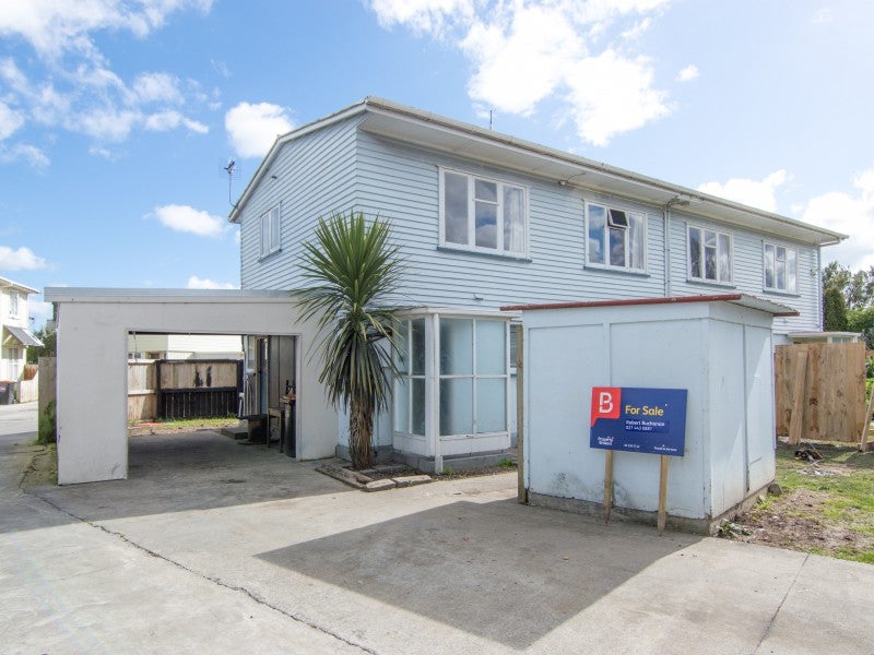 9 Renfrew Place, Highbury, Palmerston North - Carousel 1