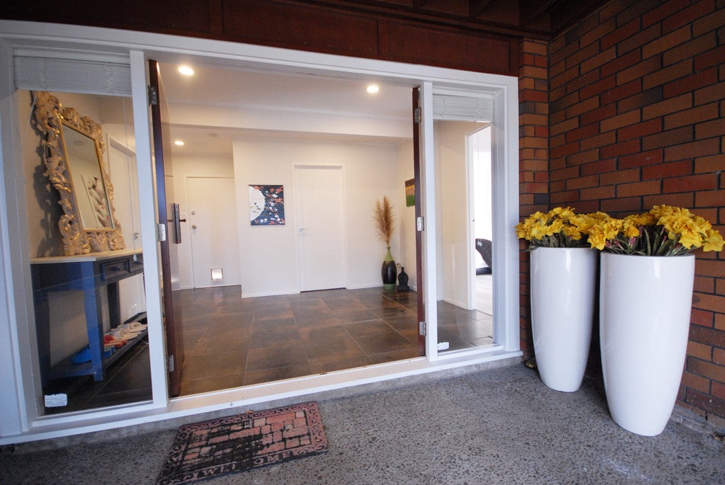 4 Hollyhock Place, Browns Bay, Auckland - Carousel 2