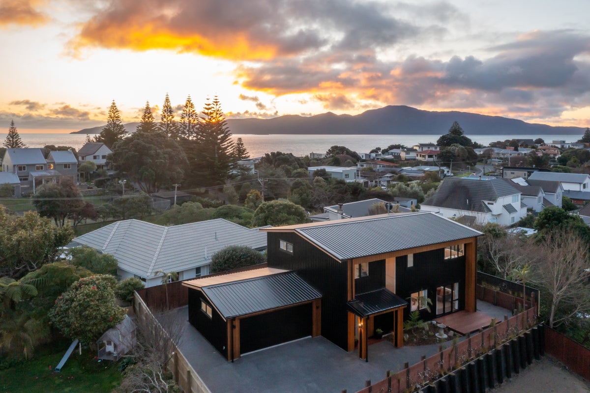 129A Matatua Road, Raumati Beach, Paraparaumu - Carousel 1