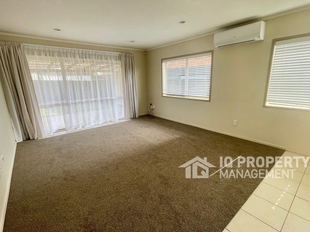22D Curlew Bay Road, Otahuhu, Auckland - Carousel 1