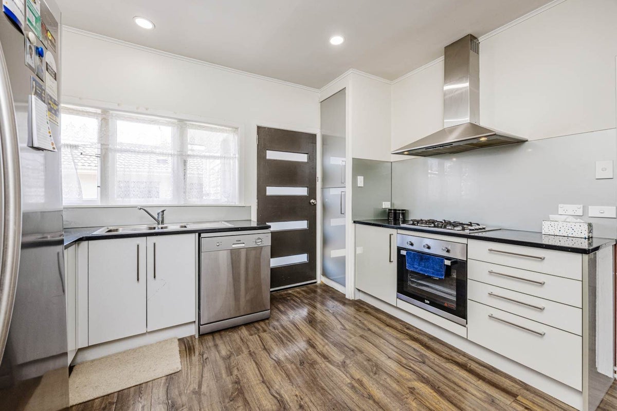 45 Russell Road, Manurewa, Auckland - Carousel 2