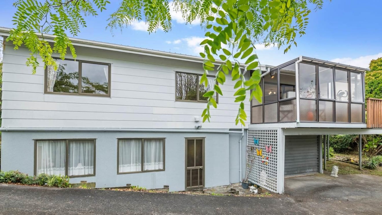 2/63 Arran Road, Browns Bay, Auckland - Carousel 1