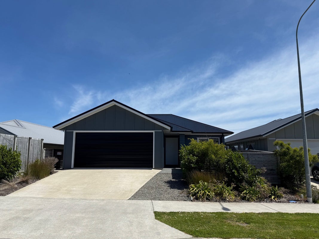 22 Kairaumati Crescent, Kelson, Lower Hutt - Carousel 1