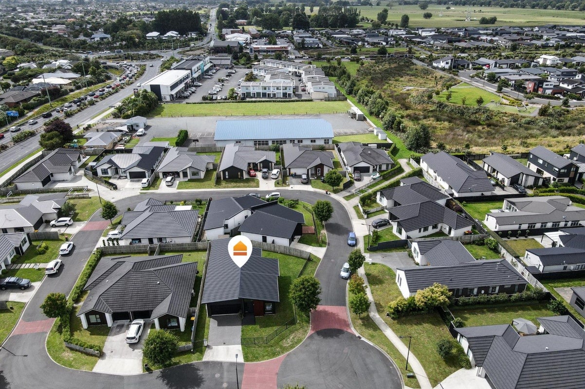 29 Maggie Place, Chartwell, Hamilton - Carousel 2