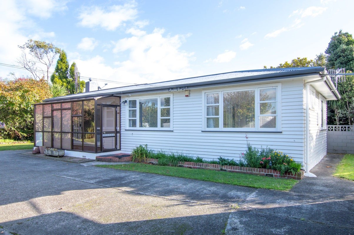 30 Kingston Street, Awapuni, Palmerston North - Carousel 15