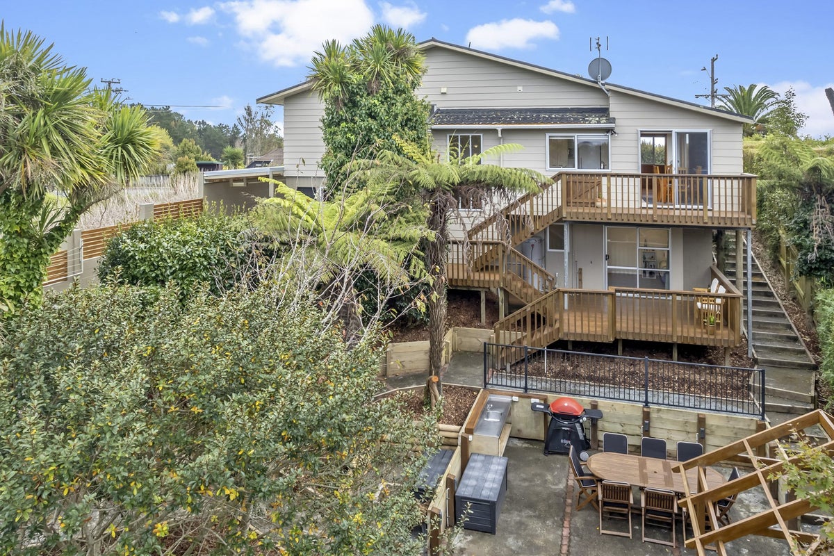 1058 Scenic Drive North, Swanson, Auckland - Carousel 30