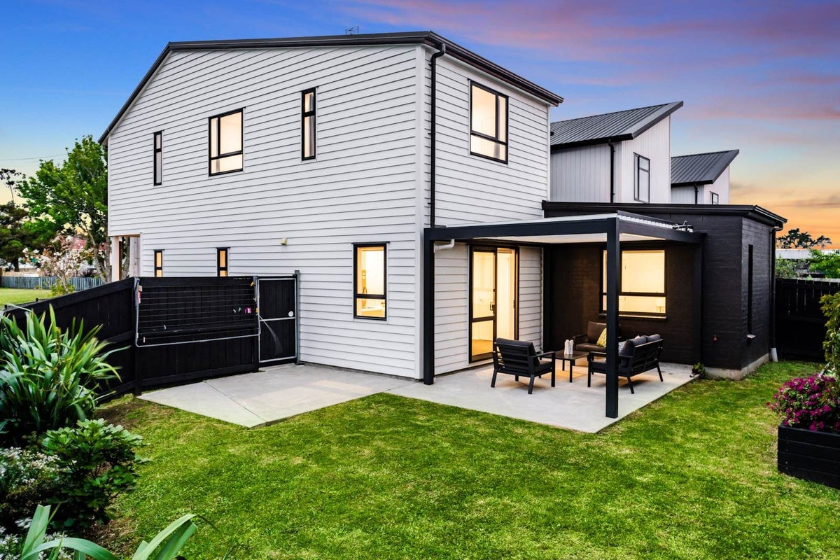 5C Mansfield Street, Glen Innes, Auckland - Carousel 1