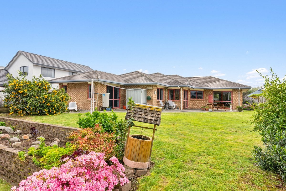 15 San Priamo Place, Paraparaumu Beach, Paraparaumu - Carousel 1
