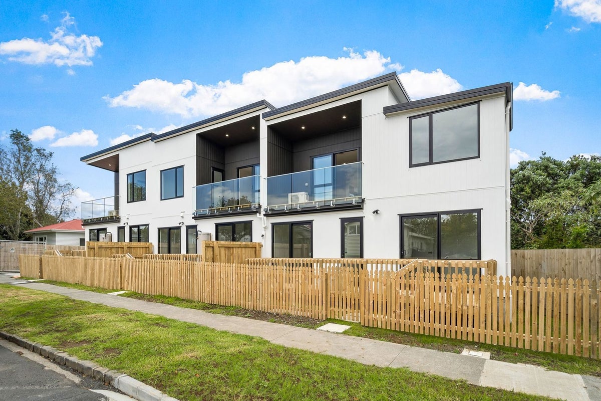 22B Mark Road, Mount Albert, Auckland - Carousel 1