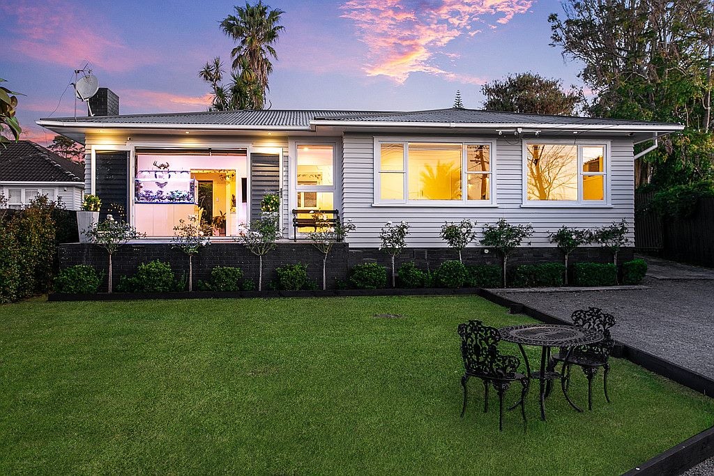 222 Henderson Valley Road, Henderson, Auckland - Carousel 1