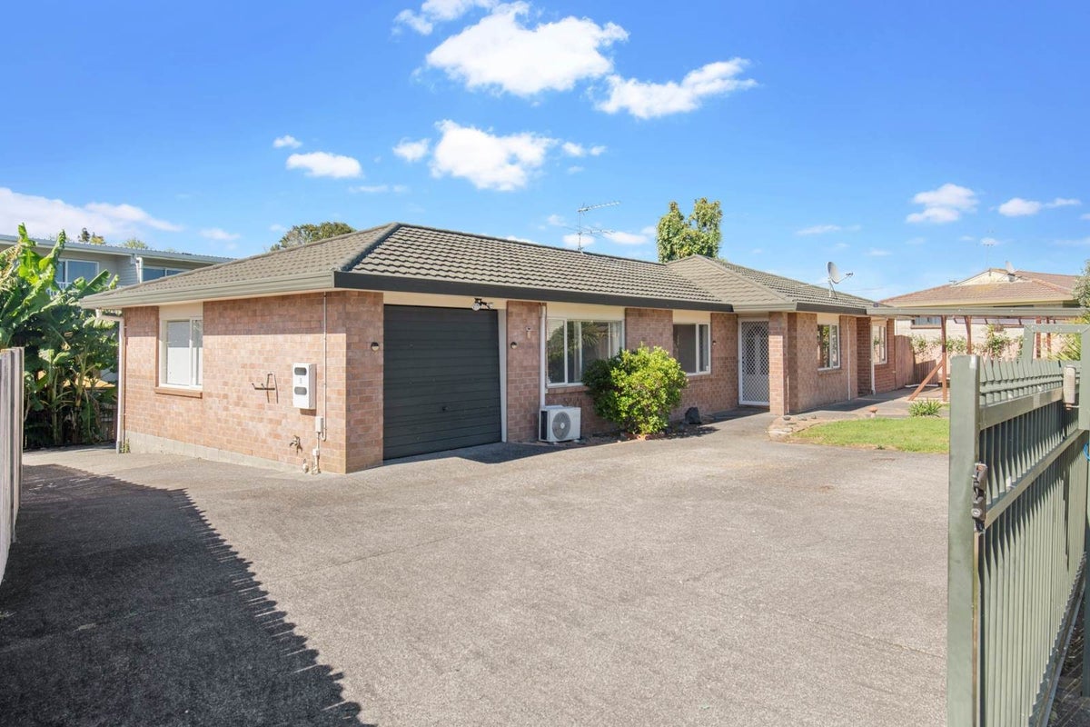 6 Camberley Court, Manurewa East, Auckland - Carousel 1