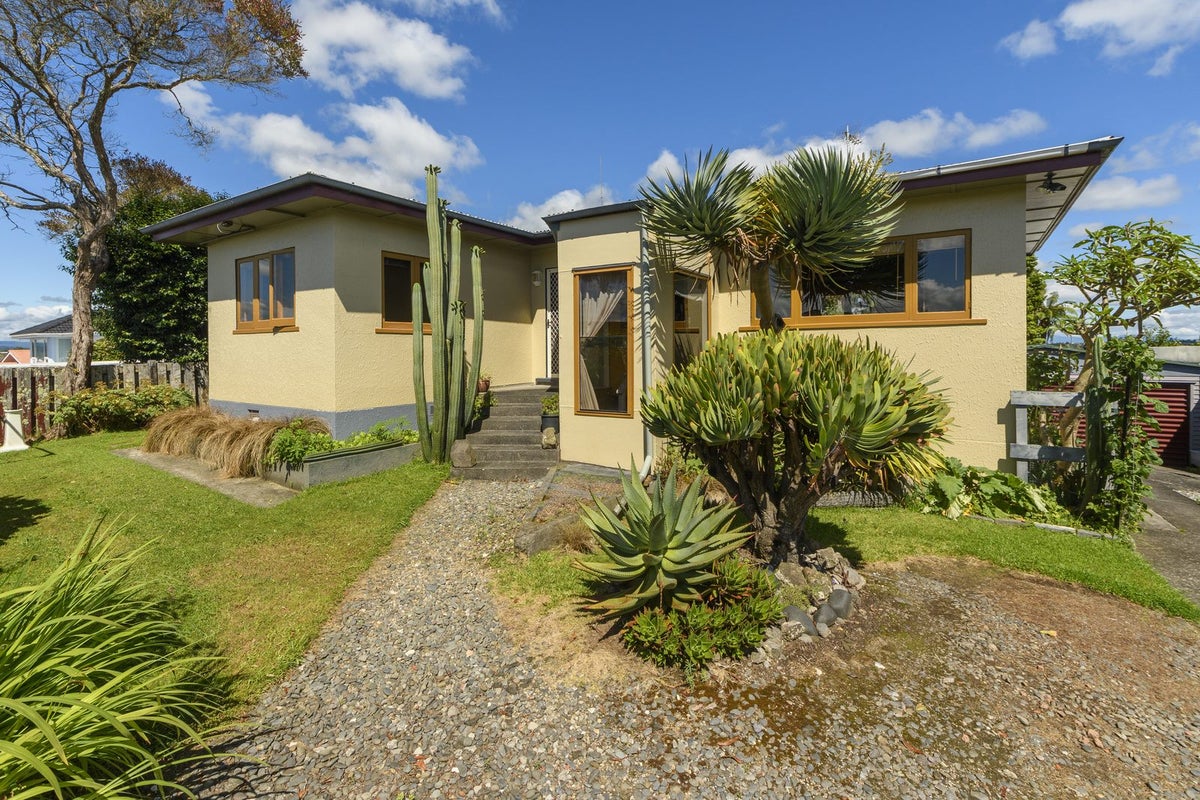 15A Hilltop Road, Parkvale, Tauranga - Carousel 2