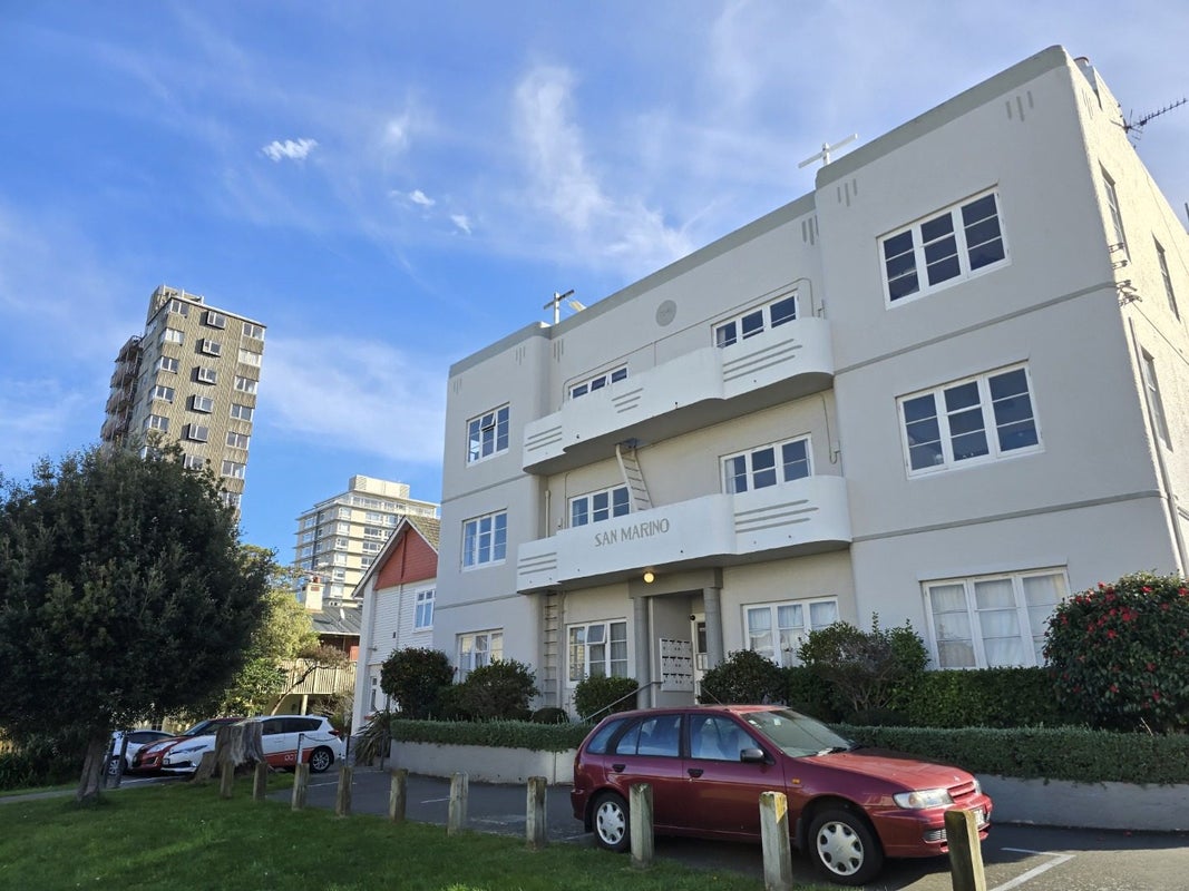 5/4 Oak Park Avenue, Te Aro, Wellington - Carousel 1