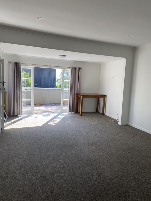 4/497 Beach Road, Murrays Bay, Auckland - Carousel 2