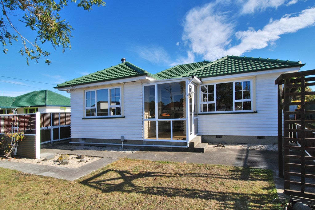 7 Tauiwi Crescent, Hei Hei, Christchurch - Carousel 2