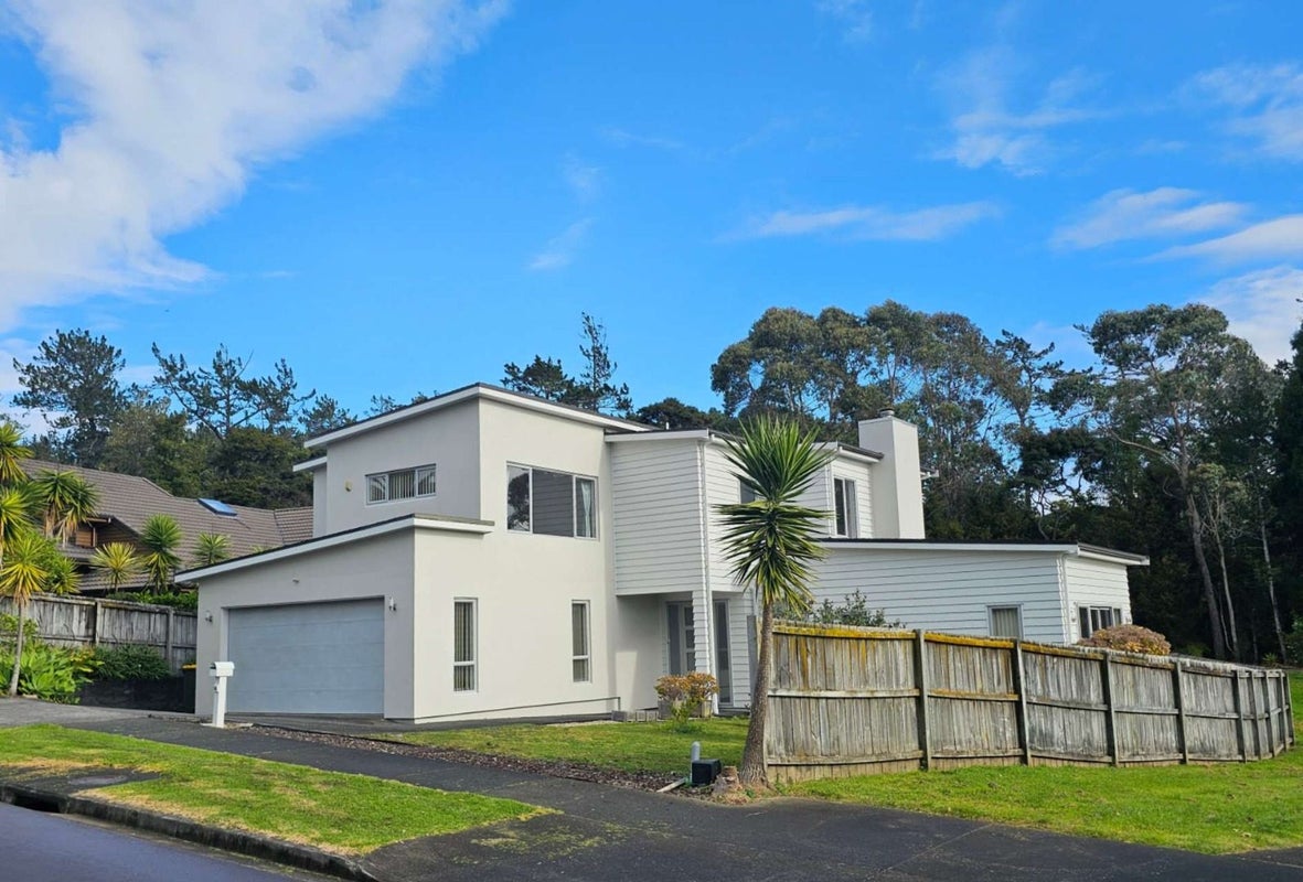 28 Pin Oak Drive, Schnapper Rock, Auckland - Carousel 1