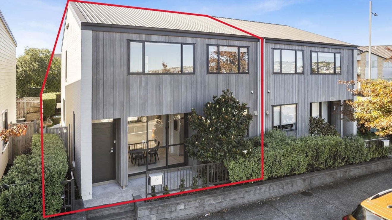 25 Haddington Drive, Flat Bush, Auckland - Carousel 1