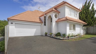 1/20 Belgate Place, Somerville, Manukau - Carousel 1