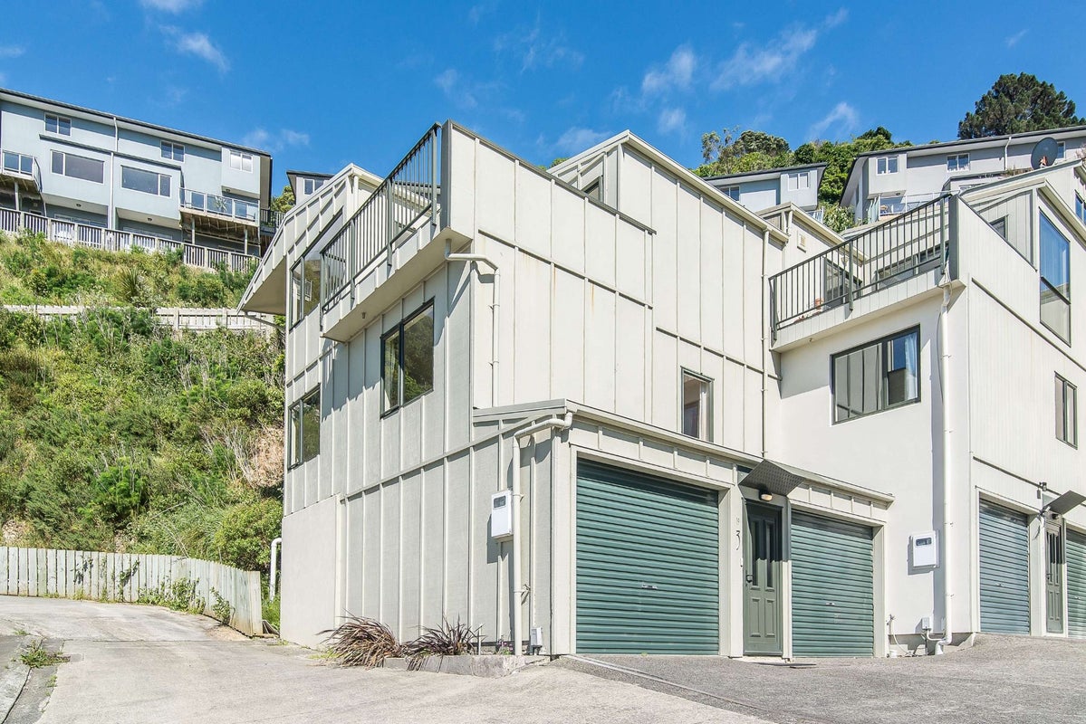 3 Onslow Road, Khandallah, Wellington - Carousel 1
