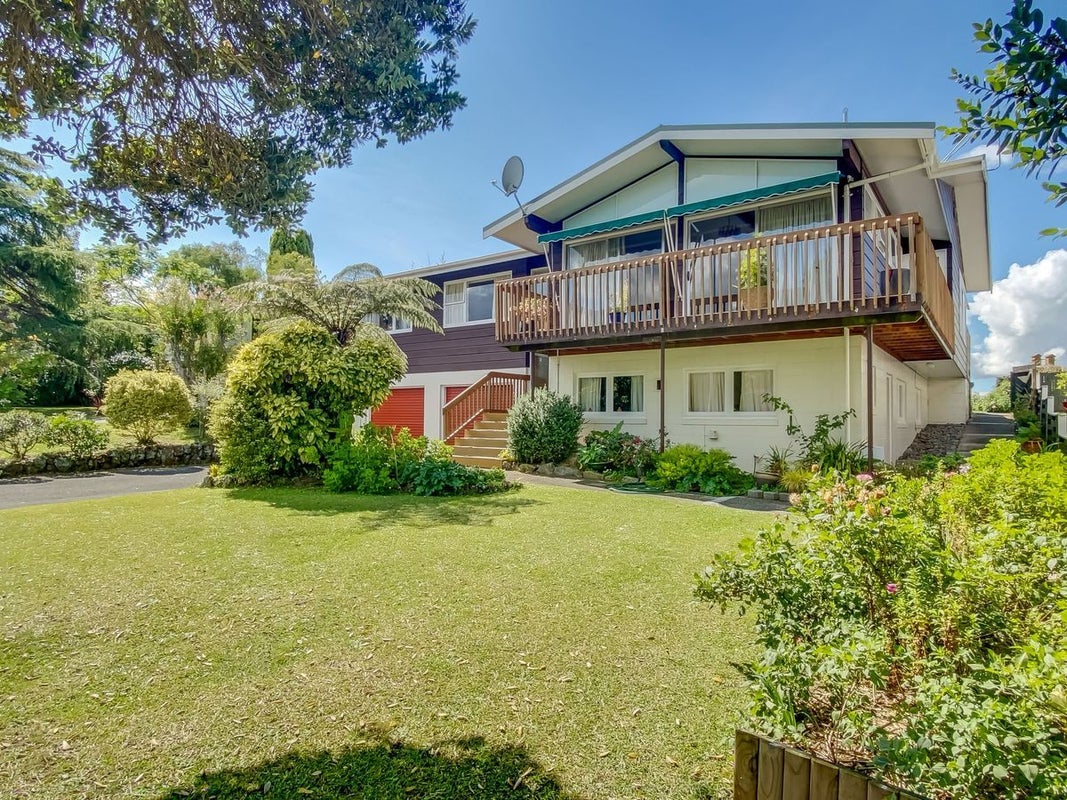 24 Fairway Drive, Kamo, Whangarei - Carousel 1