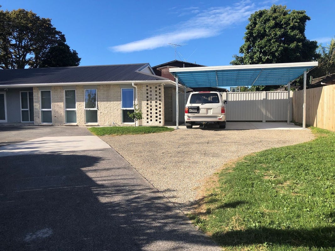 1/7 Tulloch Place, Conifer Grove, Takanini - Carousel 1