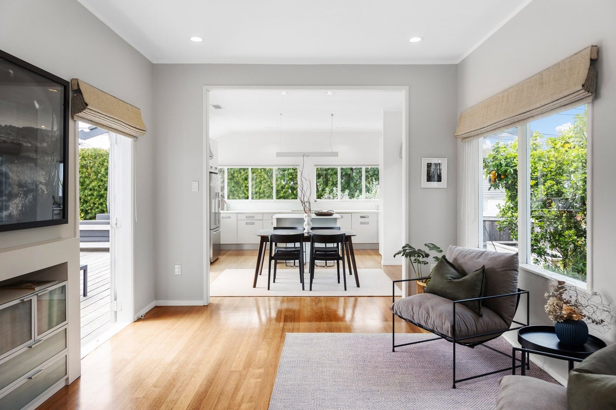 2 Faulkner Road, Northcote Point, Auckland - Carousel 2