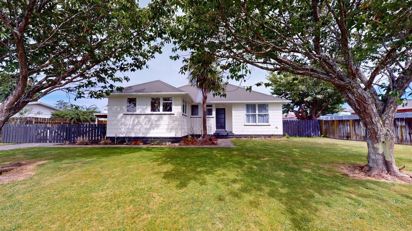 14 Vincent Drive, Levin, Levin - Carousel 1