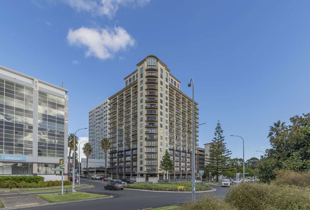 6D/18 Ronwood Avenue, Manukau, Auckland - Carousel 1