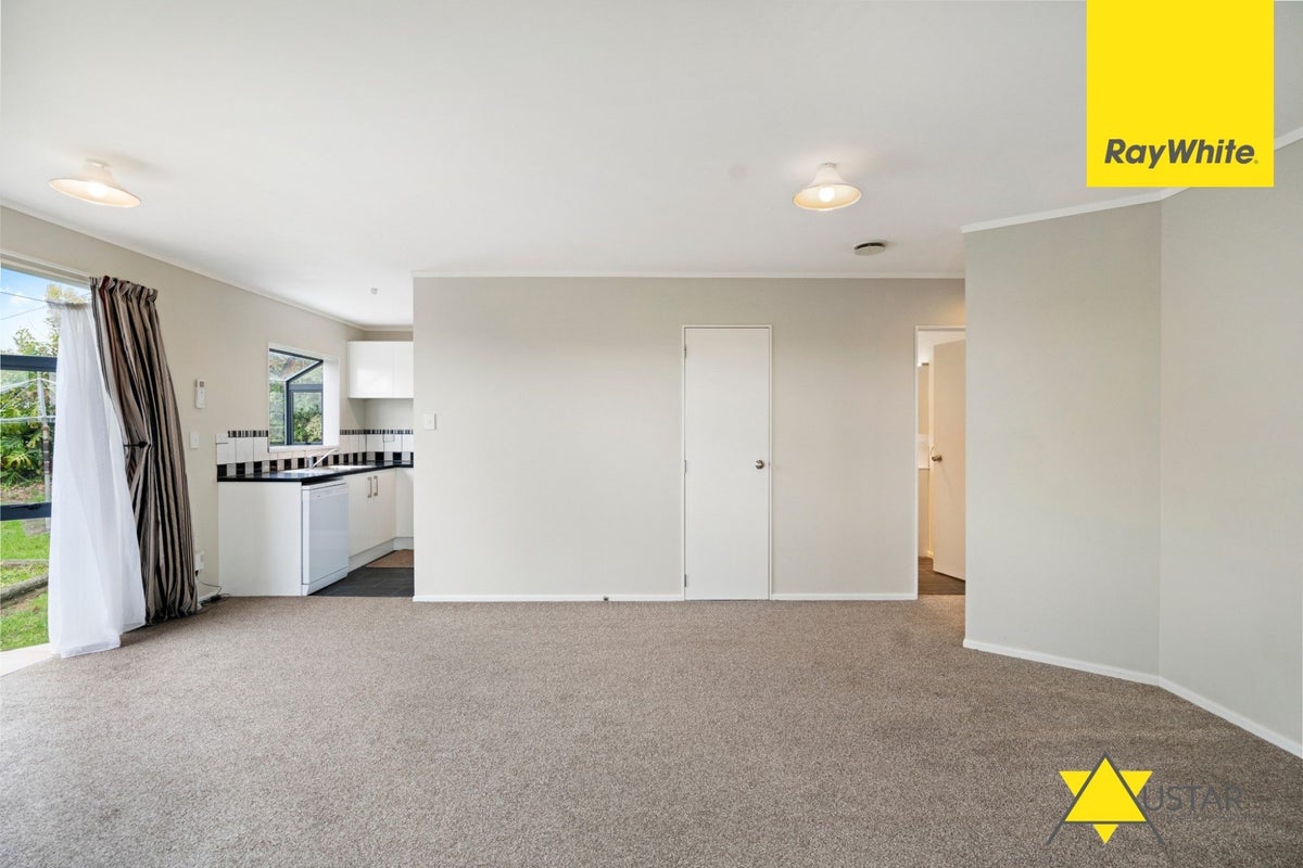 9 Parker Avenue, New Lynn, Auckland - Carousel 2