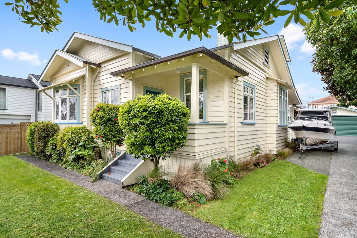 29 Queen Mary Avenue, Epsom, Auckland - Carousel 2