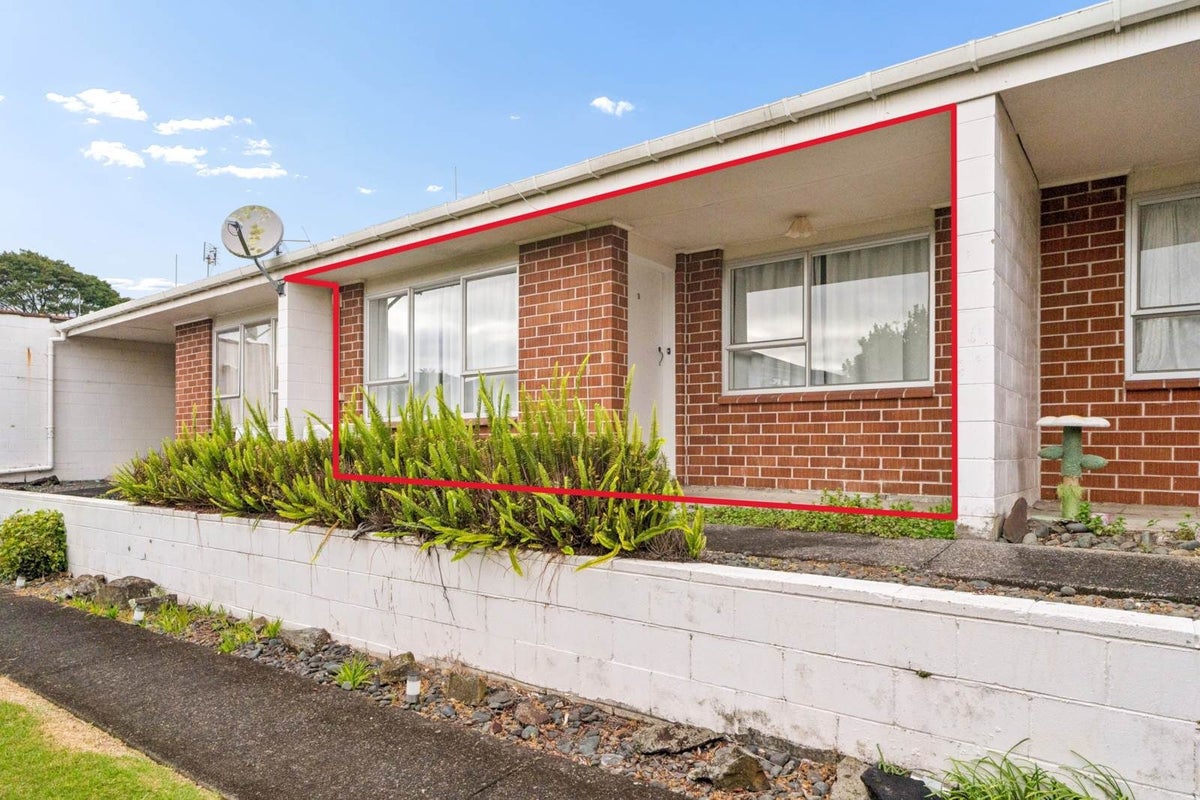 13 Koromiko Street, New Lynn, Auckland - Carousel 6