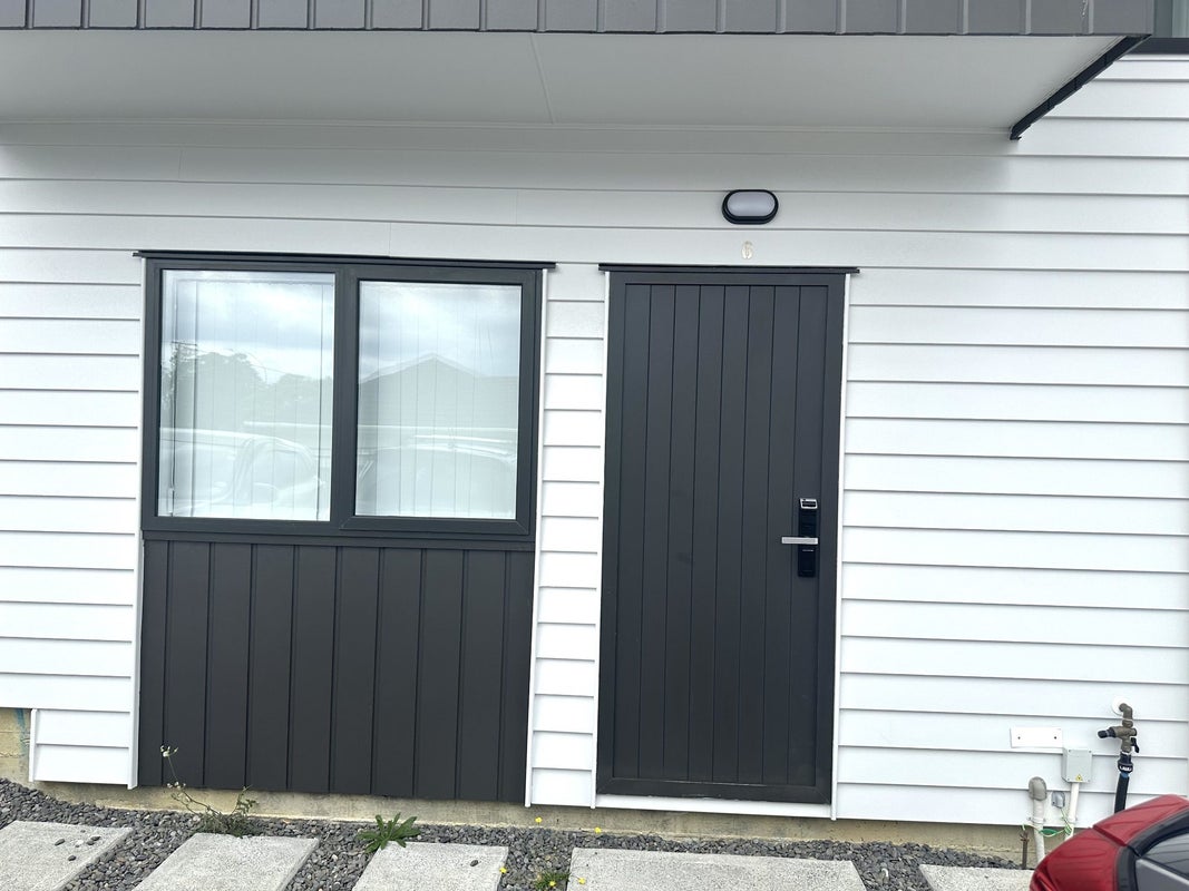 6/18 Kinross Street, Blockhouse Bay, Auckland - Carousel 1