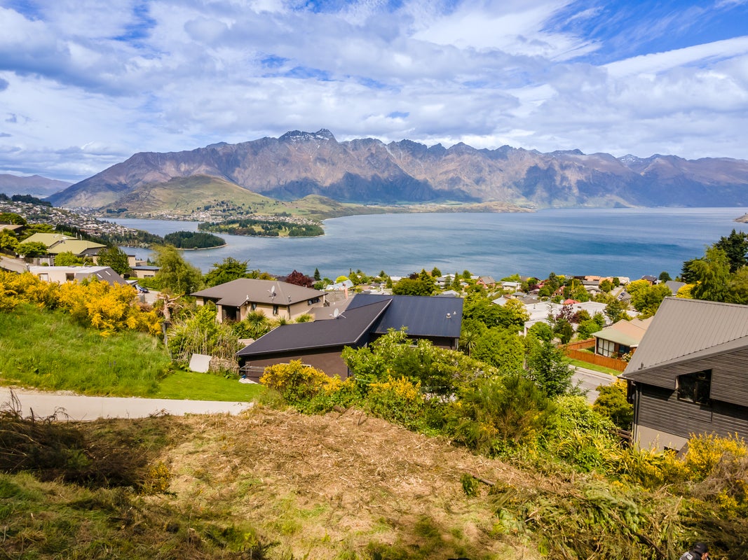 17 Lochy Road, Fernhill, Queenstown - Carousel 1