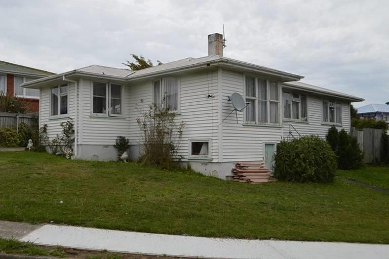 27 Natone Street, Waitangirua, Porirua - Carousel 1