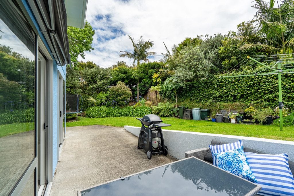 2 Grove Road, Narrow Neck, Auckland - Carousel 32