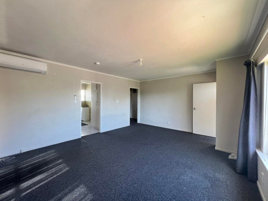 1/115 Mcleod Road, Te Atatu South, Auckland - Carousel 2