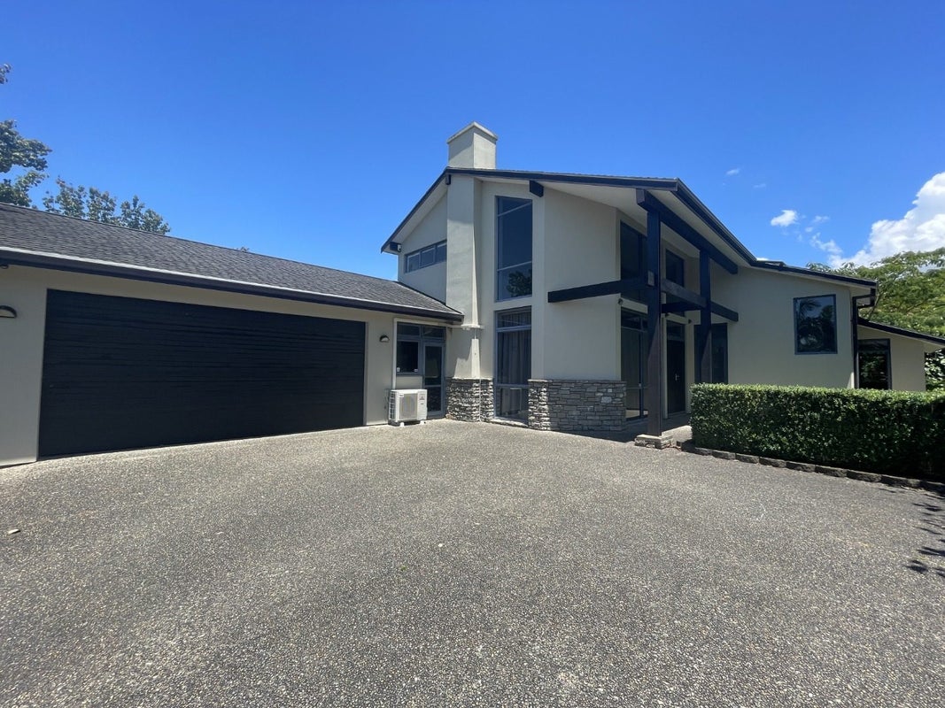 41 Oak Manor Drive, Albany, Auckland - Carousel 1