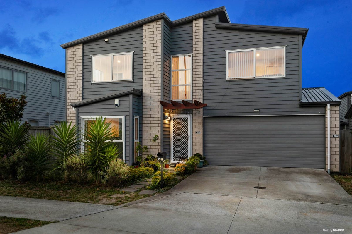 24 Bukem Place, Favona, Auckland - Carousel 1