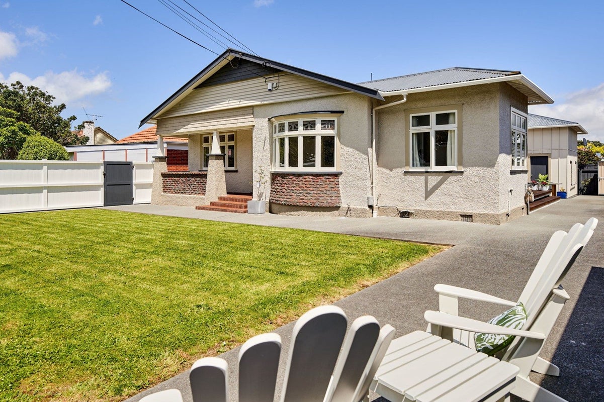 1/15 Collingwood Street, Waterloo, Lower Hutt - Carousel 1