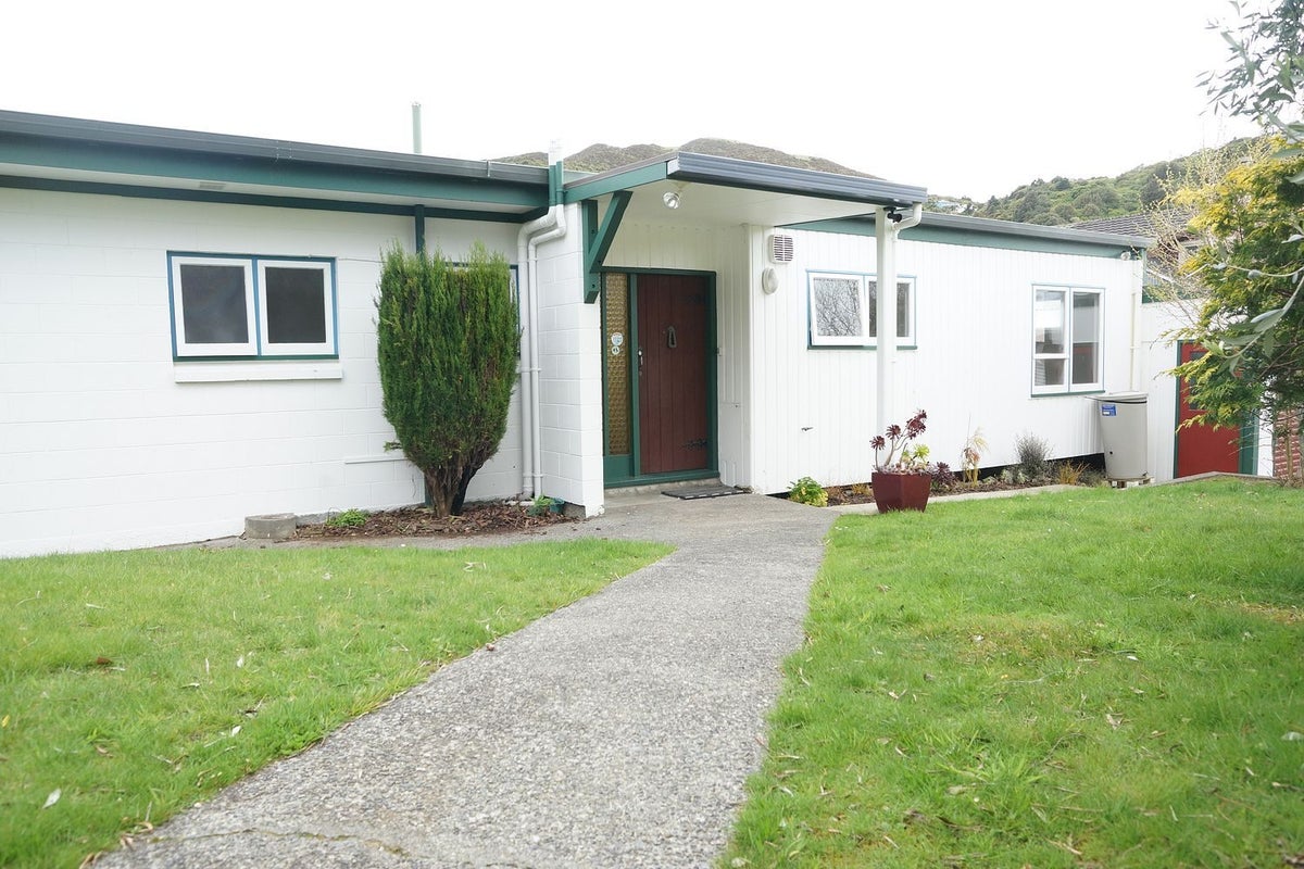 3 Woodford Way, Crofton Downs, Wellington - Carousel 1