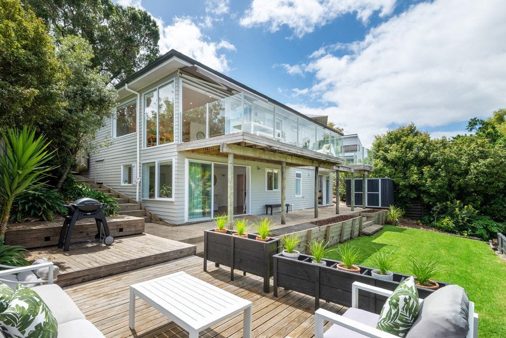 43 Teal Crescent, Beach Haven, Auckland - Carousel 1