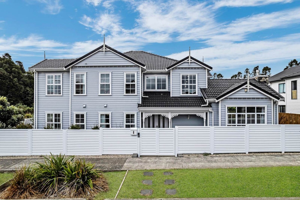 2 Piringa Street, Flat Bush, Auckland - Carousel 1