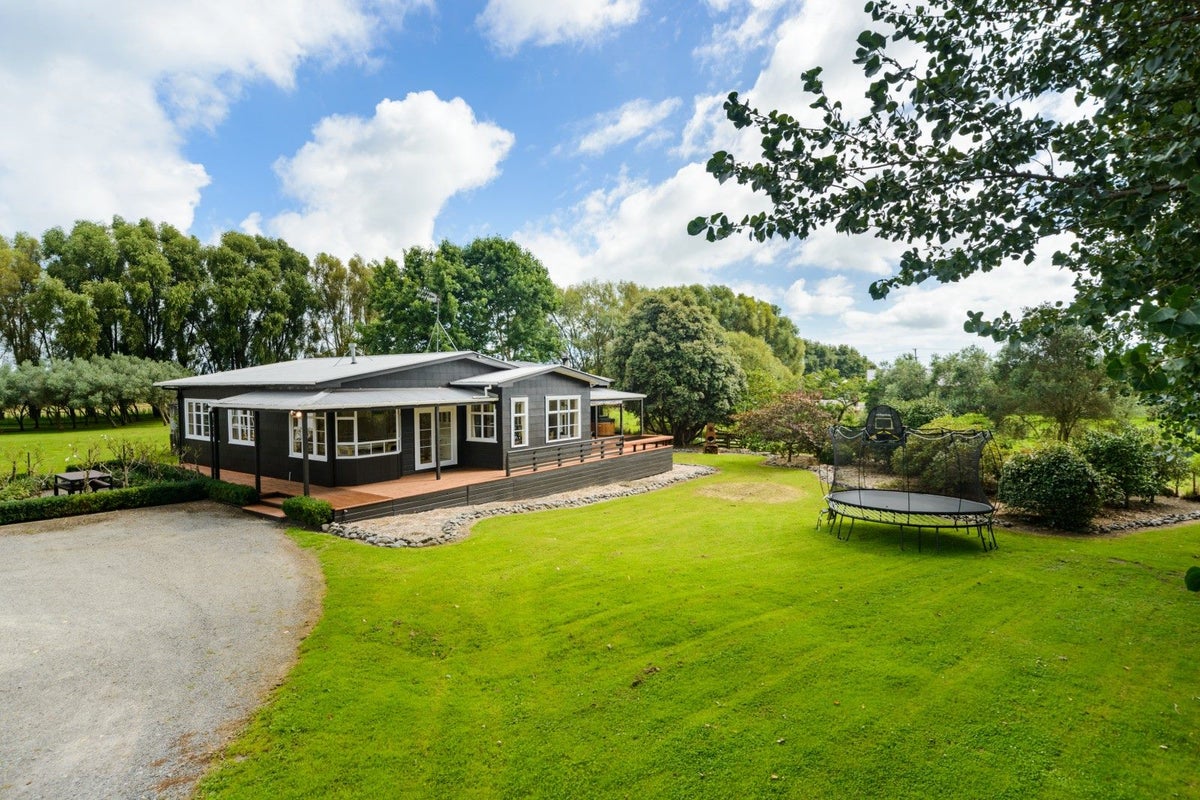 1633 State Highway 3, Awahuri, Palmerston North - Carousel 1